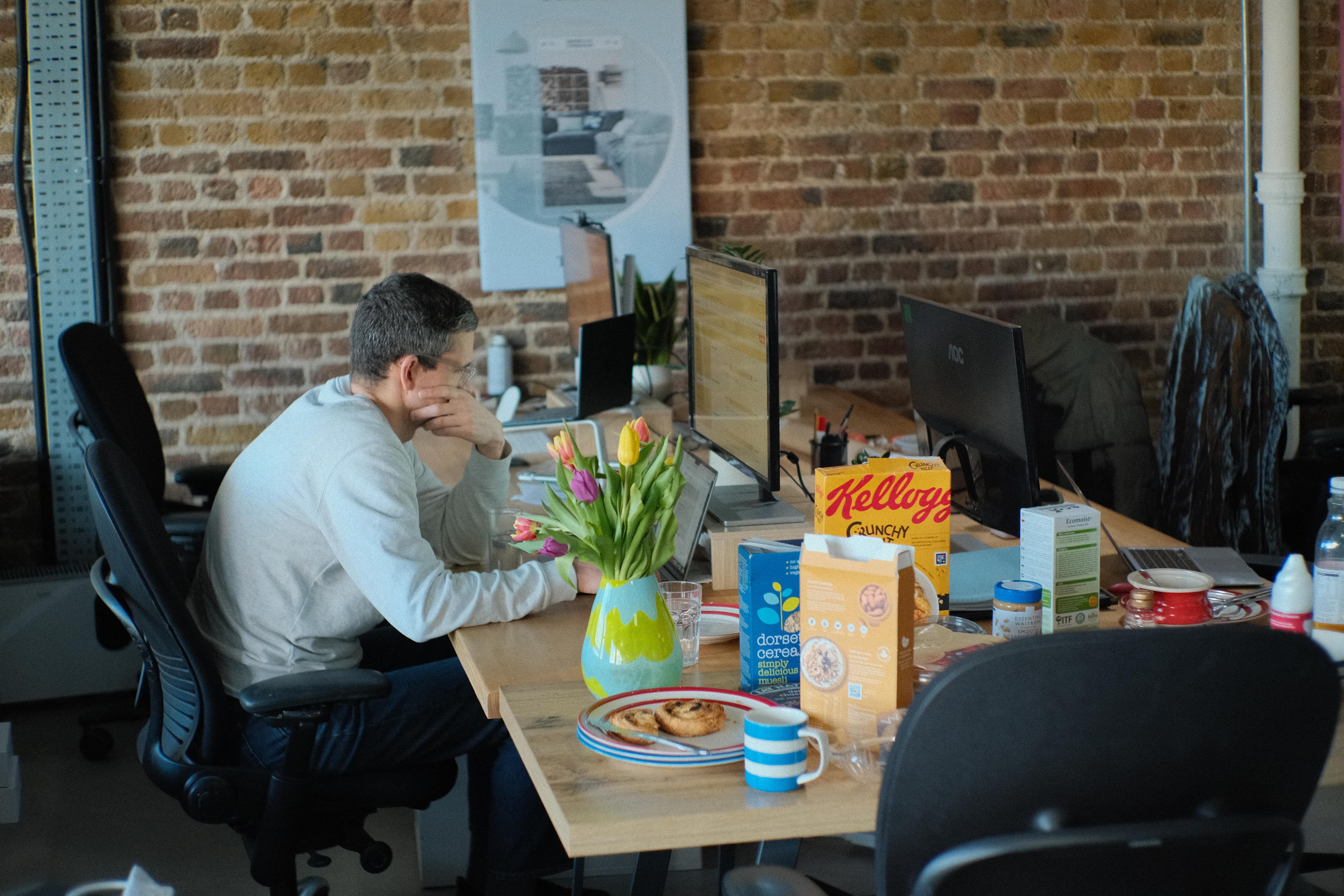 B2B commerce operations and logistics